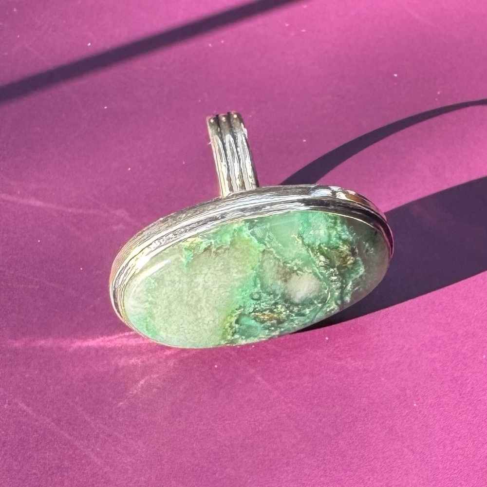 Chrysoprase 925 Silver Plated Gemstone Ring. Size 7.5